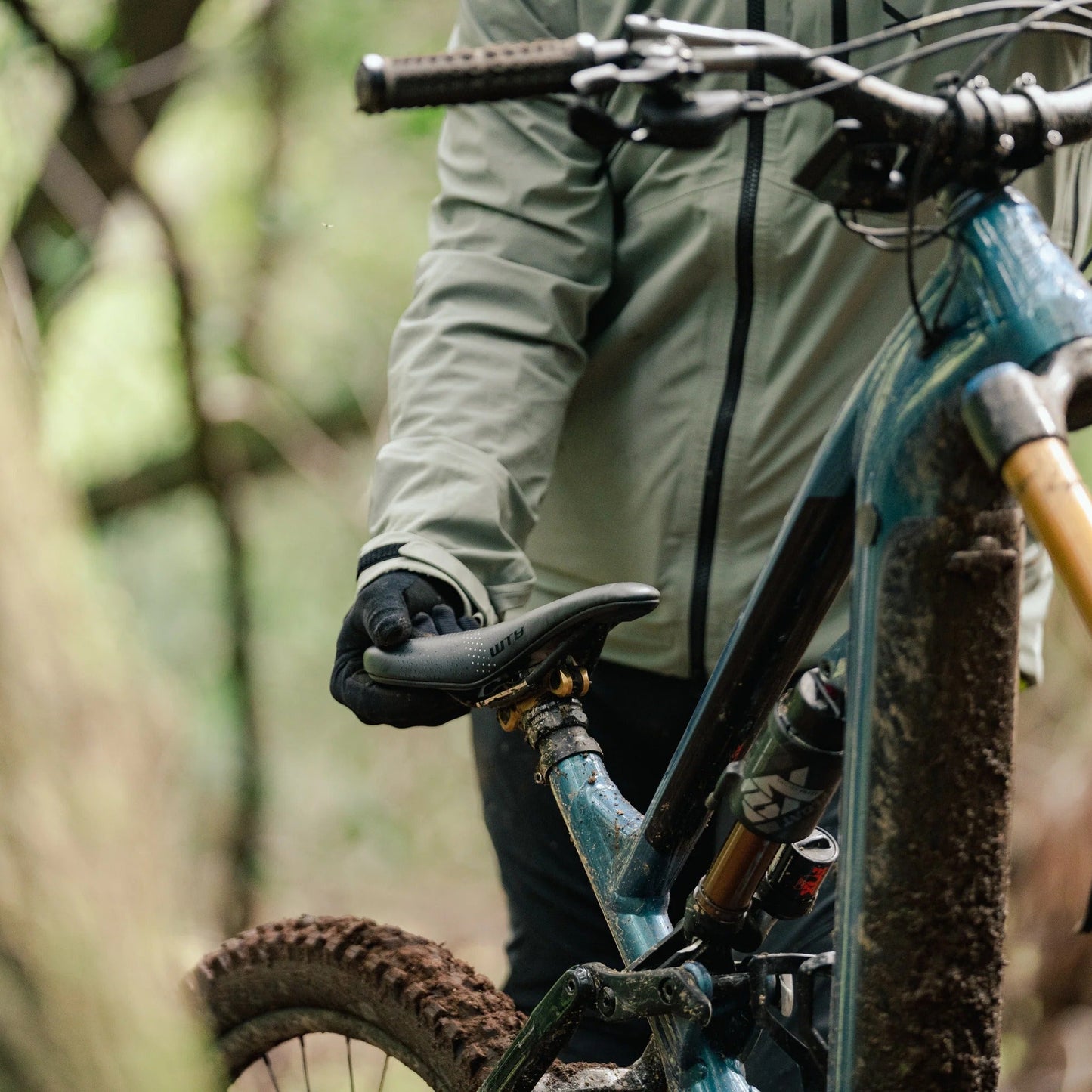 WTB DEVO W/PICKUP Titanium Rails Sadel