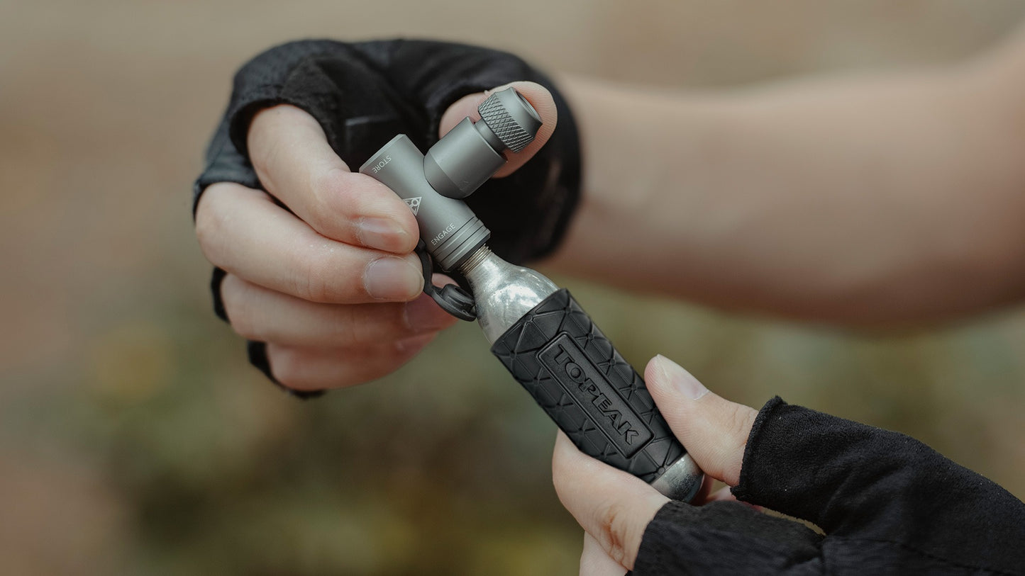 TOPEAK AIRBOOSTER II CO2 Percutor + 16 g CO2-patron med gevind (x1)