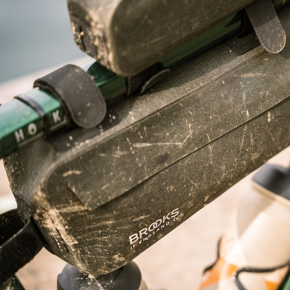 BROOKS SCAPE 3L rammekasse sort