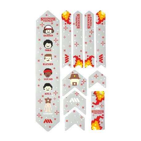ALL MOUNTAIN STYLE EXTRA Rammebeskytter Stranger Things 8bit Transparent