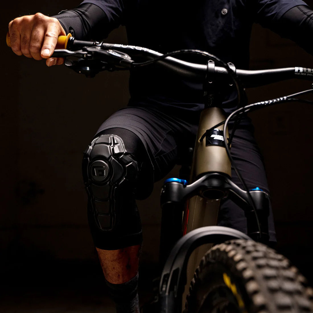 G-FORM PRO-X3 Knæbeskyttere Sort Mat