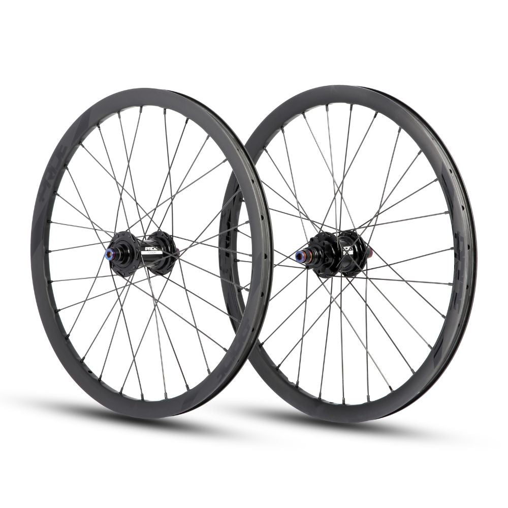 PRIDE 20" (451mm) Carbon Wave Matt Black Fusion Disc Axes 10/10mm Black Wheel Pair