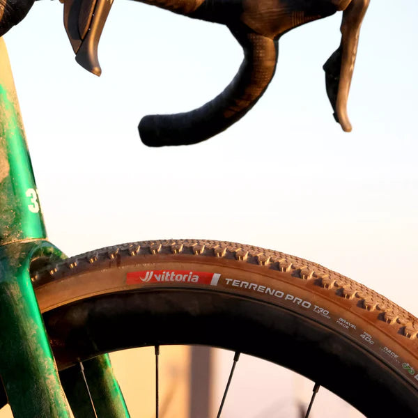 VITTORIA Terreno Pro T30 Fine Loose 700x45c Gravel Race Natural Tubeless Ready Soft Beige Q2 2025 tire
