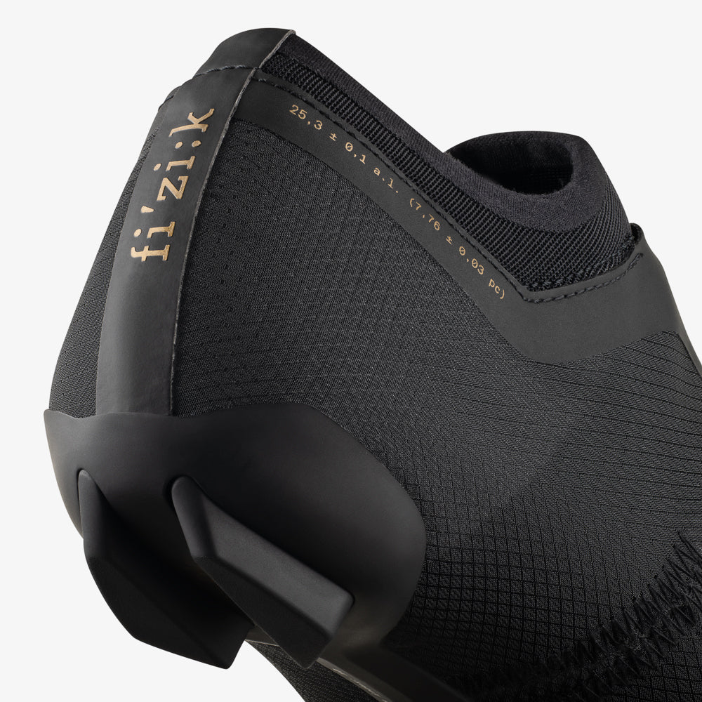 FIZIK VENTO VEGA CARBON landevejssko, sort